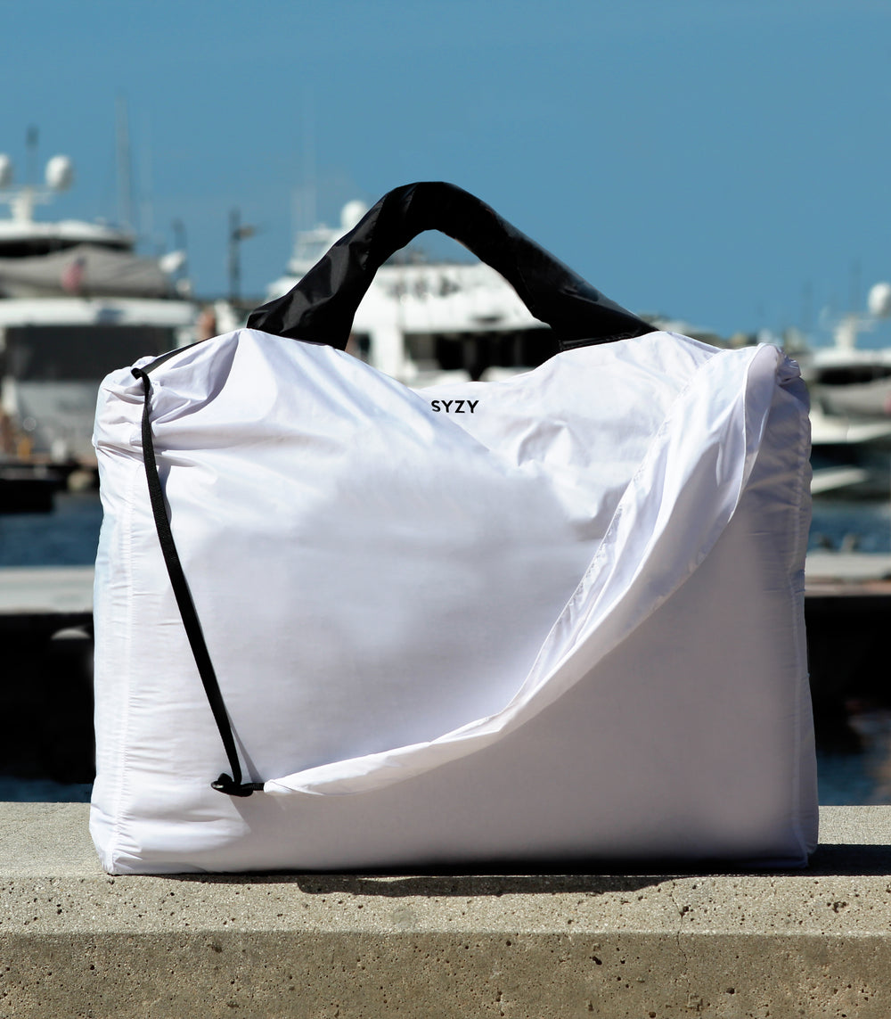 BLACK & WHITE RHOM WEEKENDER BAG